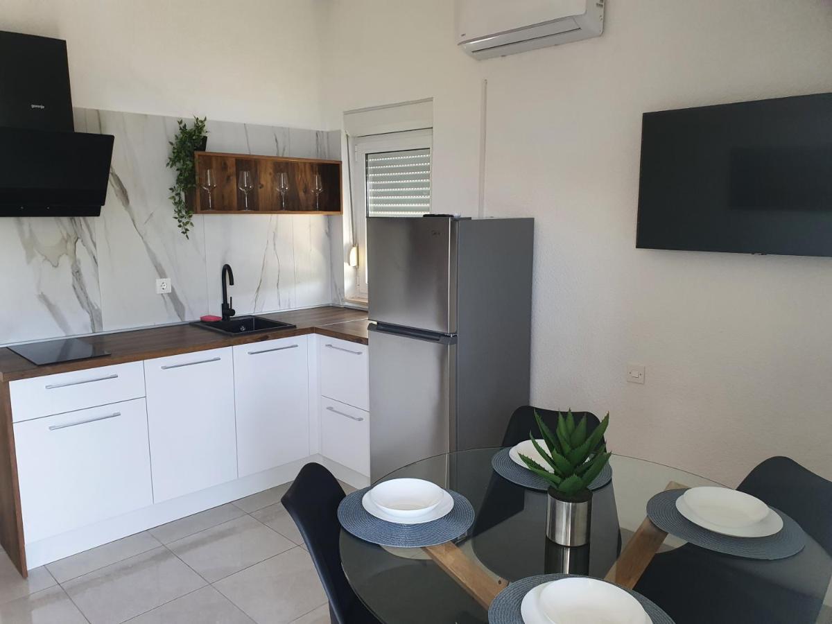 Legin Apartman Živogošće Kültér fotó