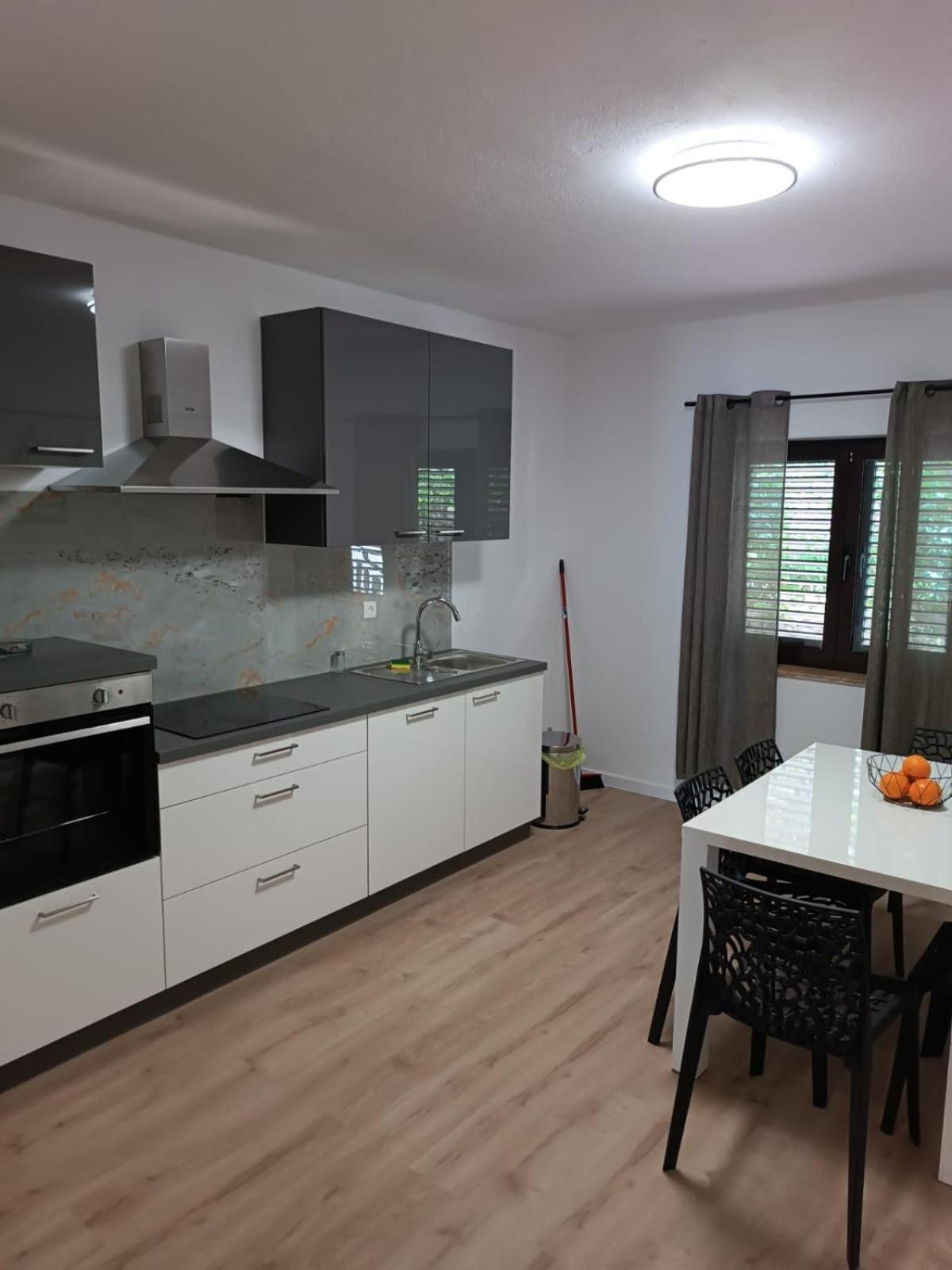 Legin Apartman Živogošće Kültér fotó